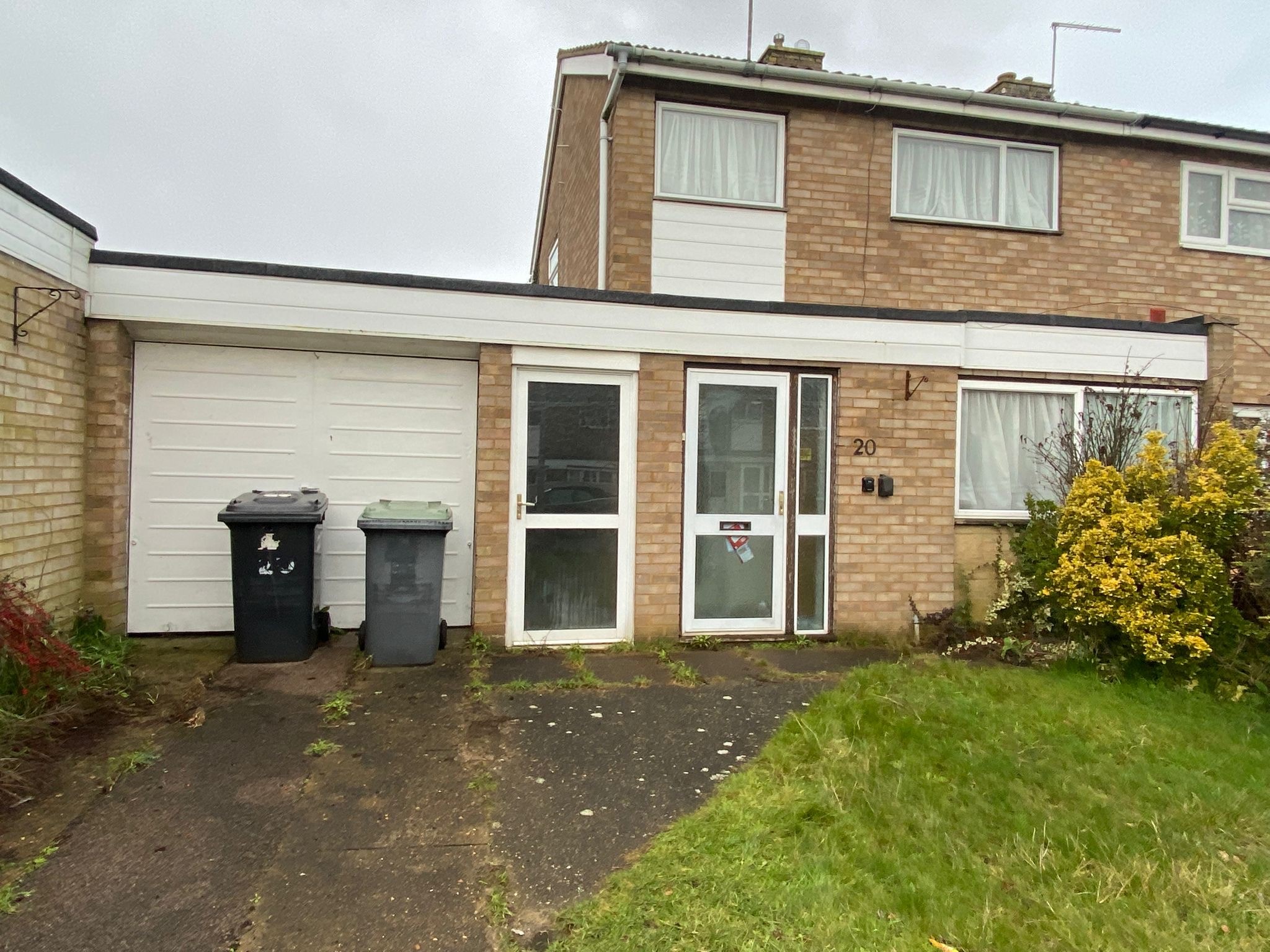 20, Russell Drive, Bedford photo 4