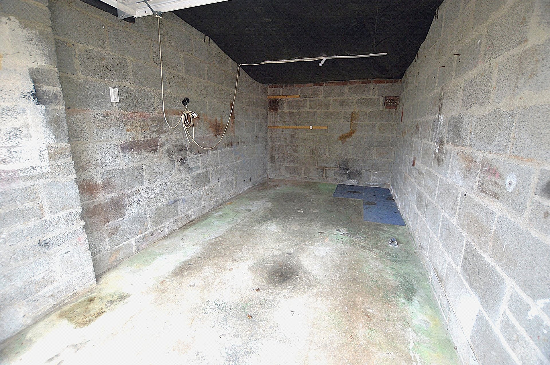 Garage 13,, Drake Gardens, Devon photo 4