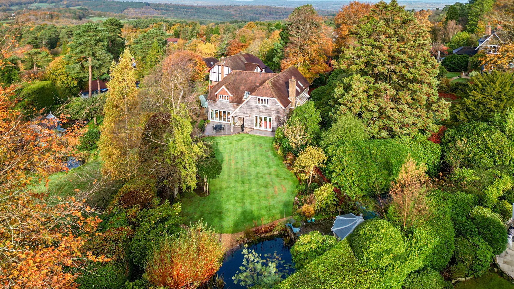 Best Coastal Towns to Buy Property in the UK