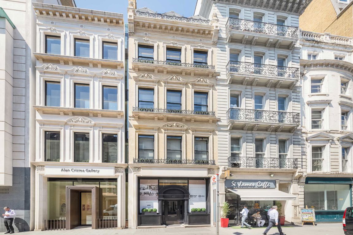 3 bedroom flat for sale 0