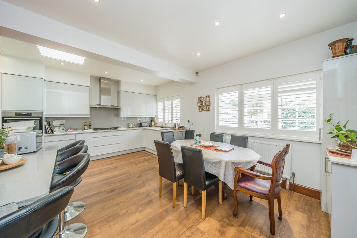 5 bedroom bungalow for sale 0