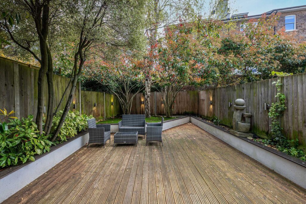 3 bedroom terraced house for sale in Twickenham