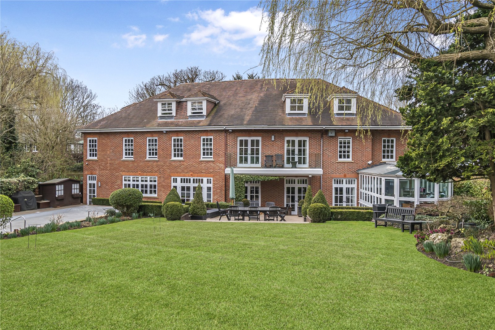 9 bedroom detached house for sale 0