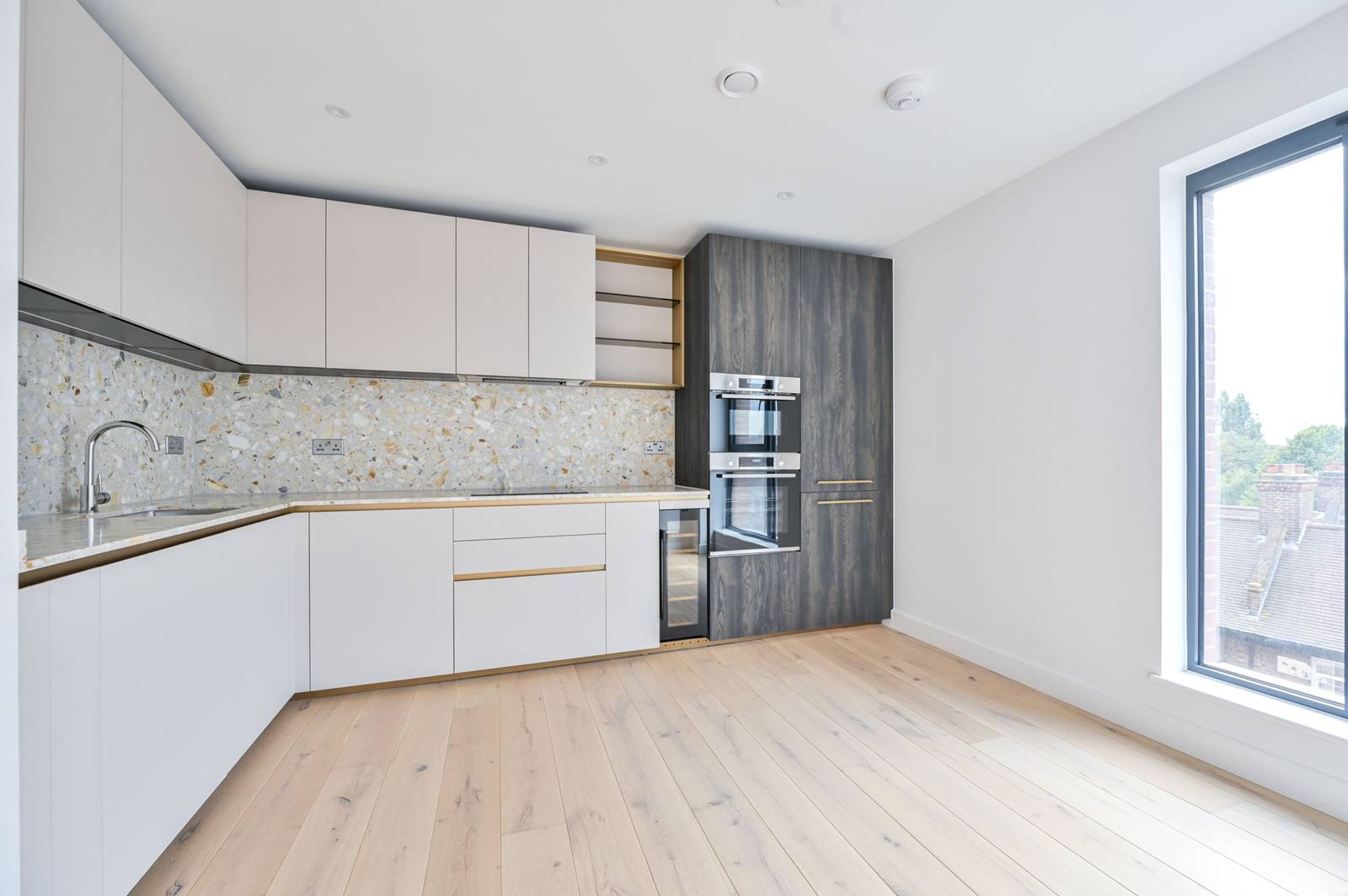 3 bedroom new flat for sale 0