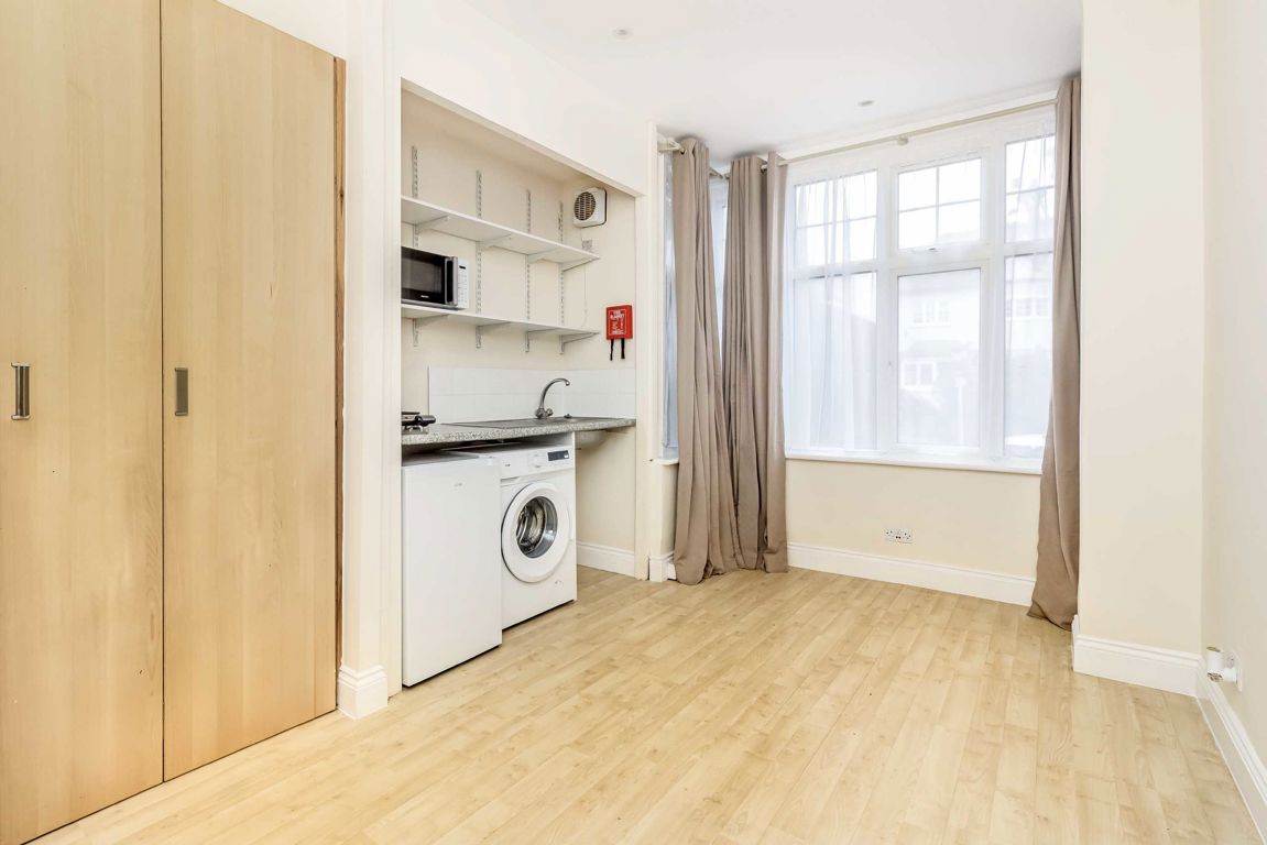 Flat 6, 29, Arden Road, London photo 5
