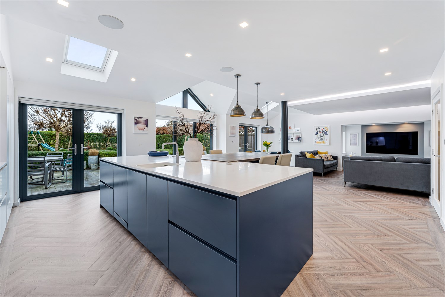 4 bedroom detached house for sale - Million Plus.com The Luxury Marketplace