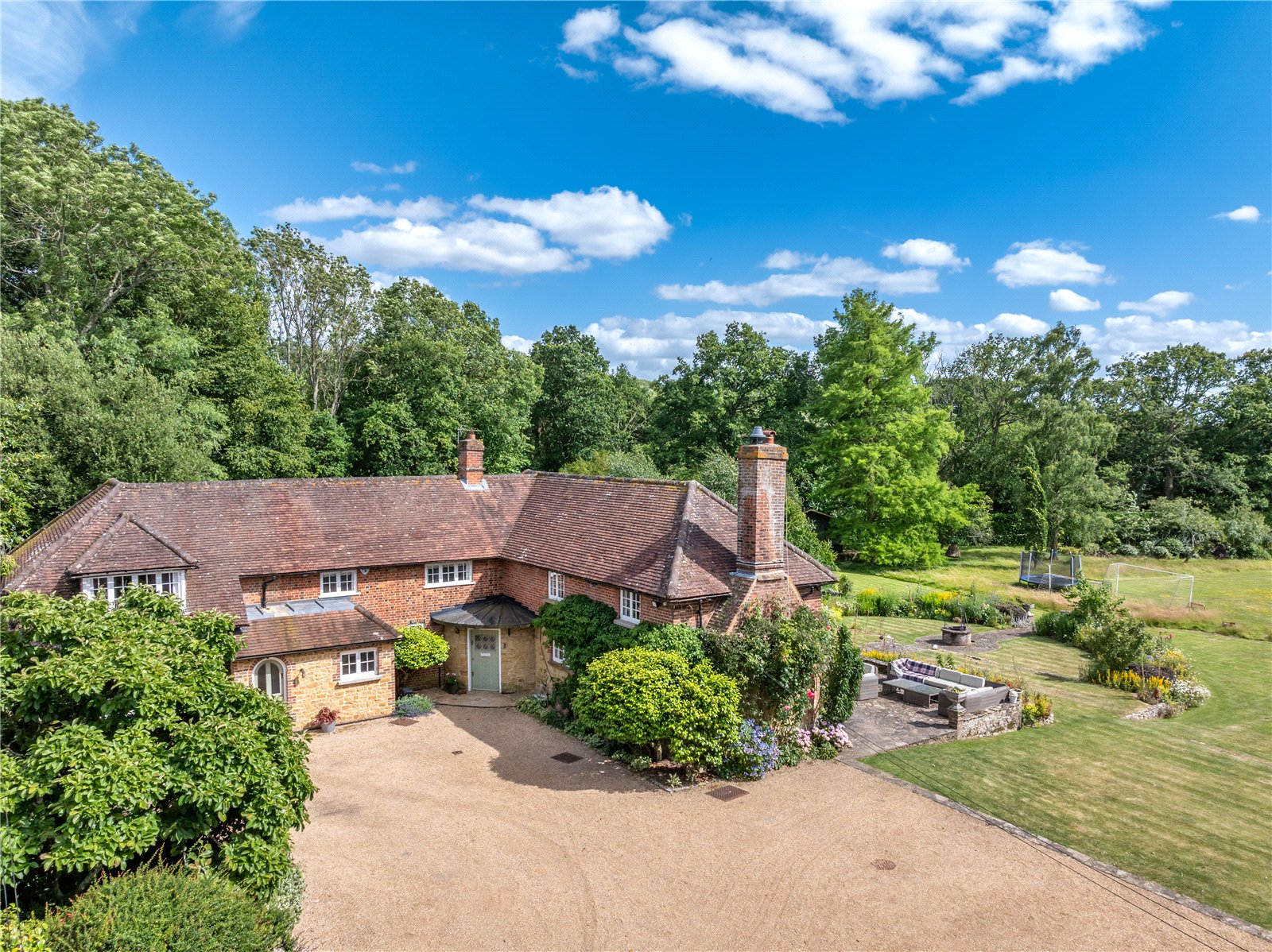 5 bedroom detached house for sale 0