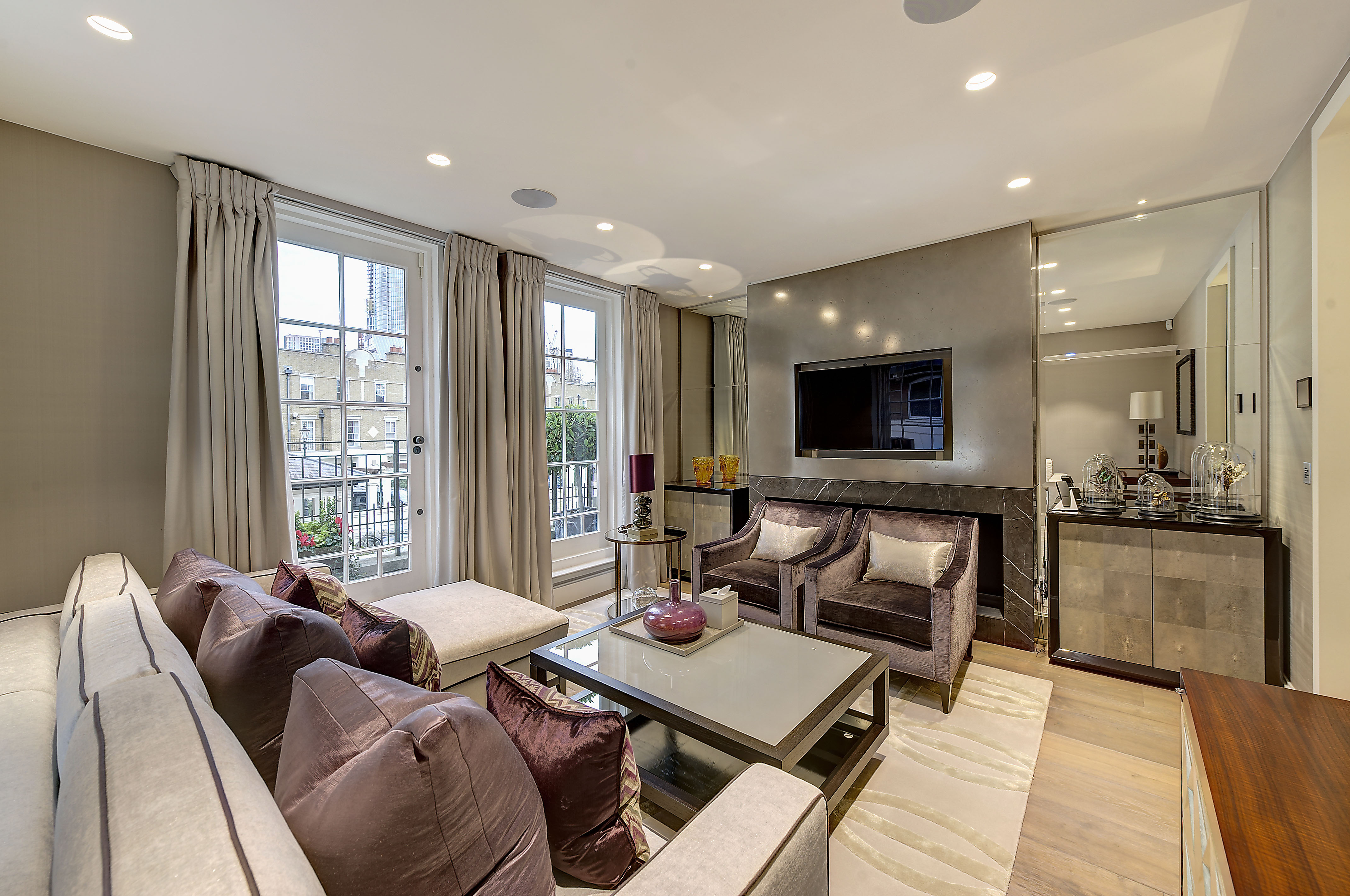 6 bedroom detached house for sale