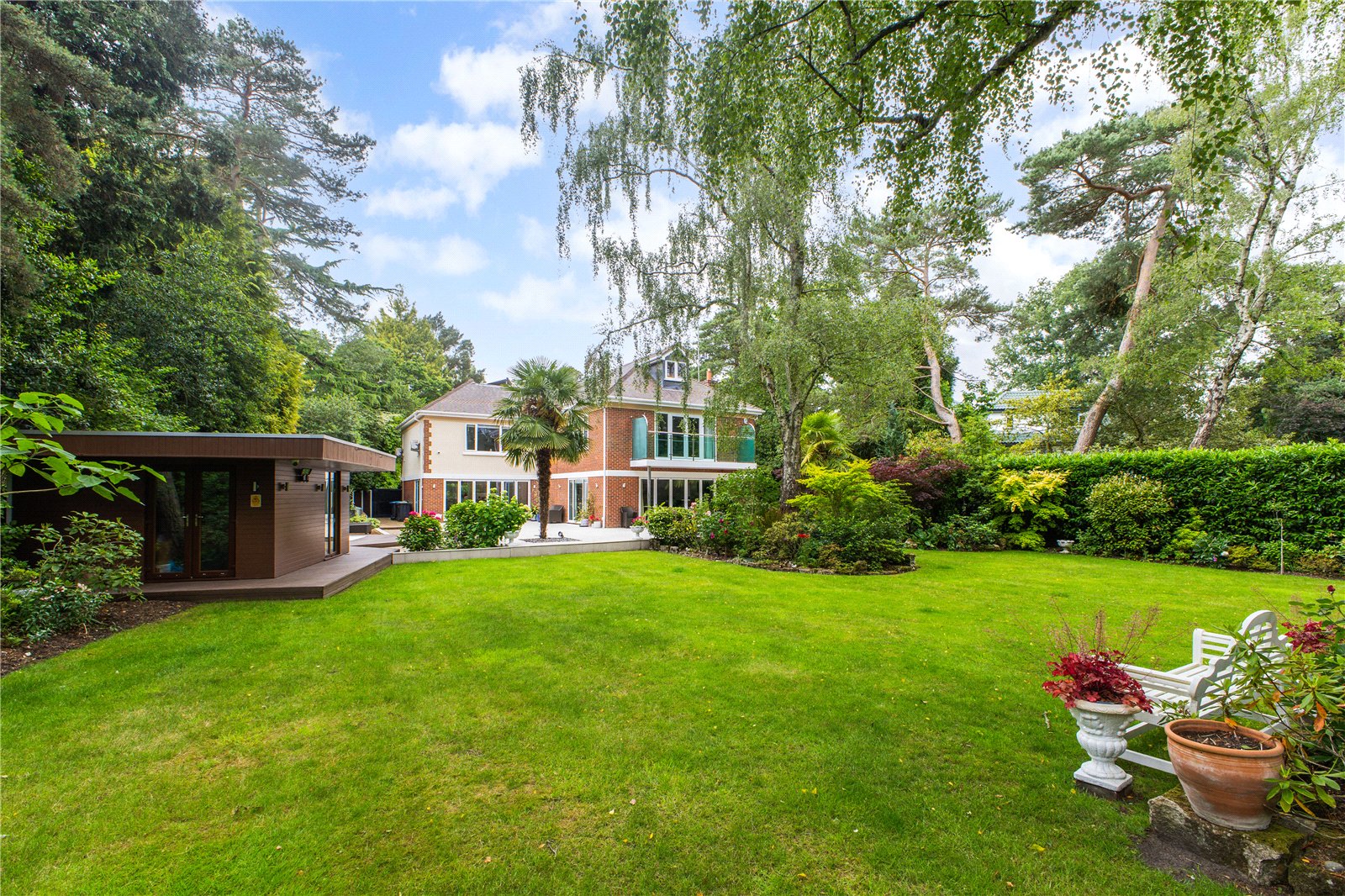 5 bedroom detached house for sale 0