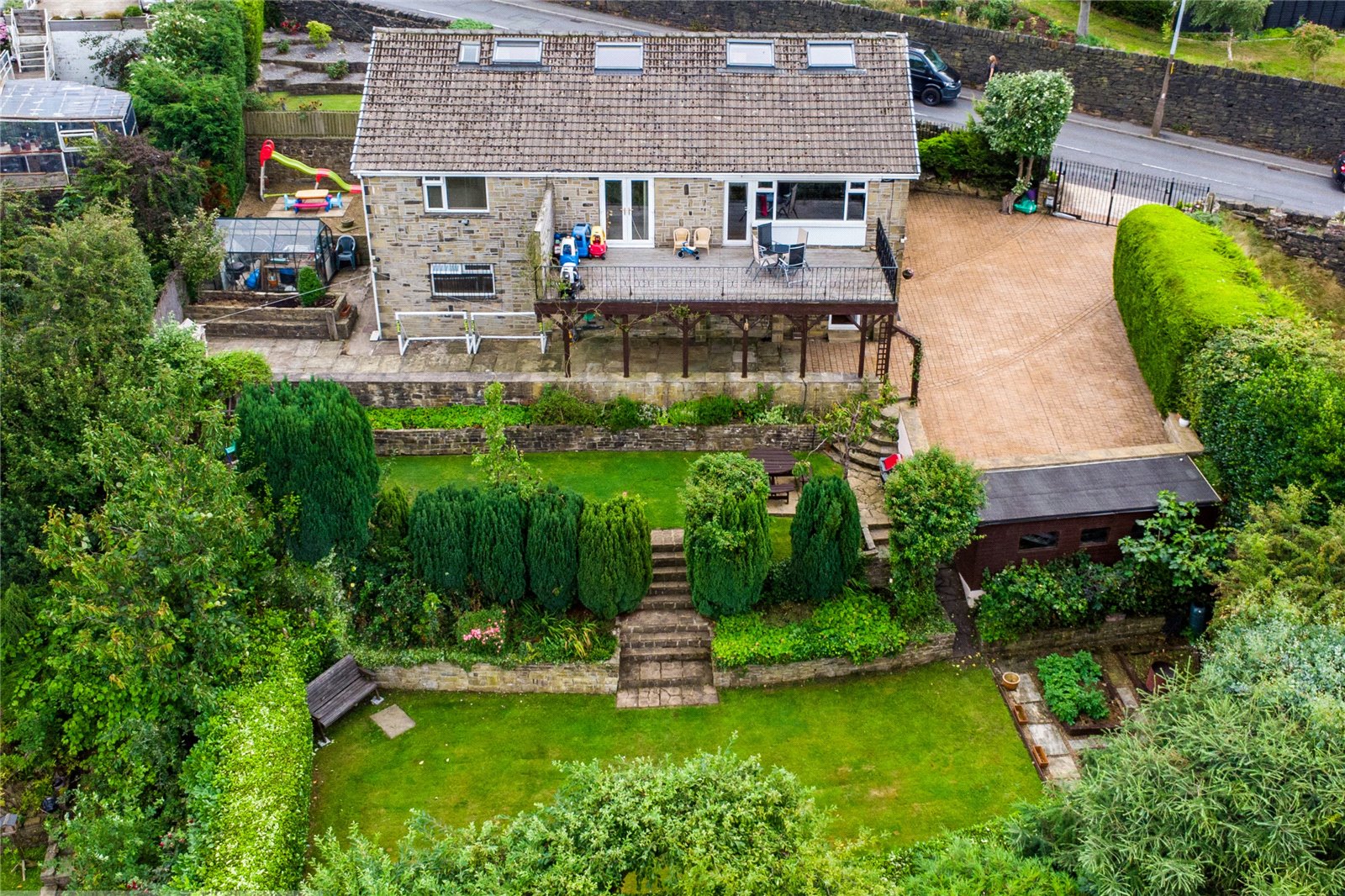 3-bed detached on 159, Causeway Side, Huddersfield, £550,000