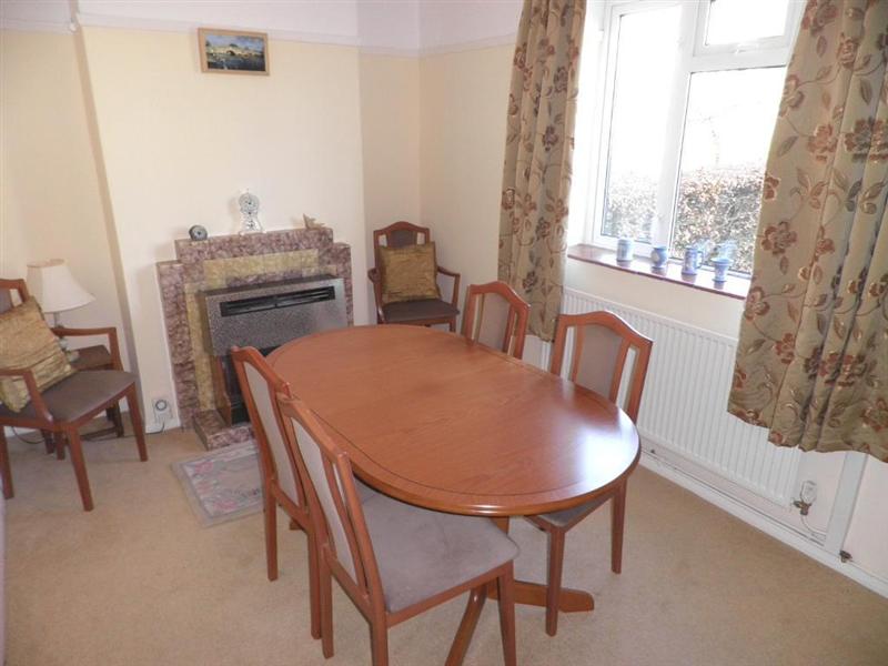 Free property report 6 Glebe Avenue, Great Longstone, DE45 1TY Chimnie