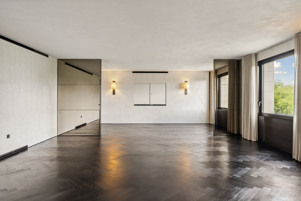 4 bedroom flat for sale 0