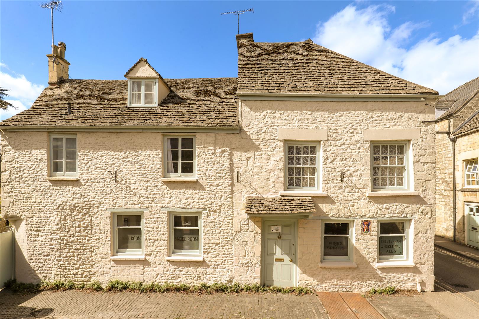 5 bedroom semi-detached house for sale 0