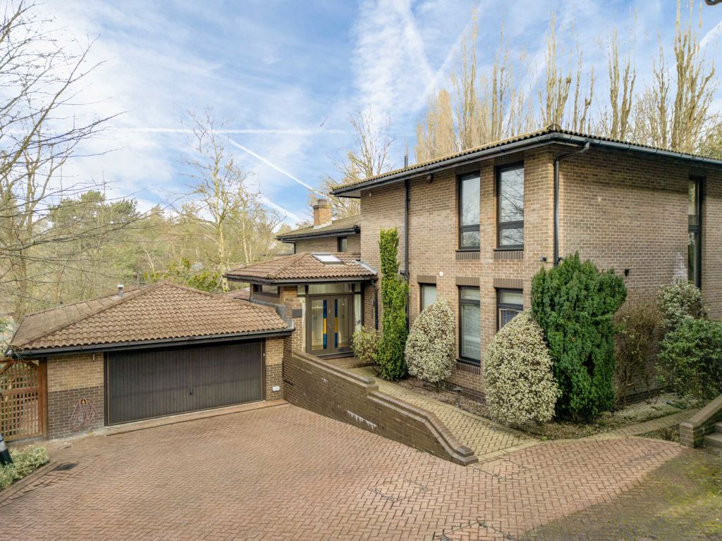 4 bedroom detached house for sale 0
