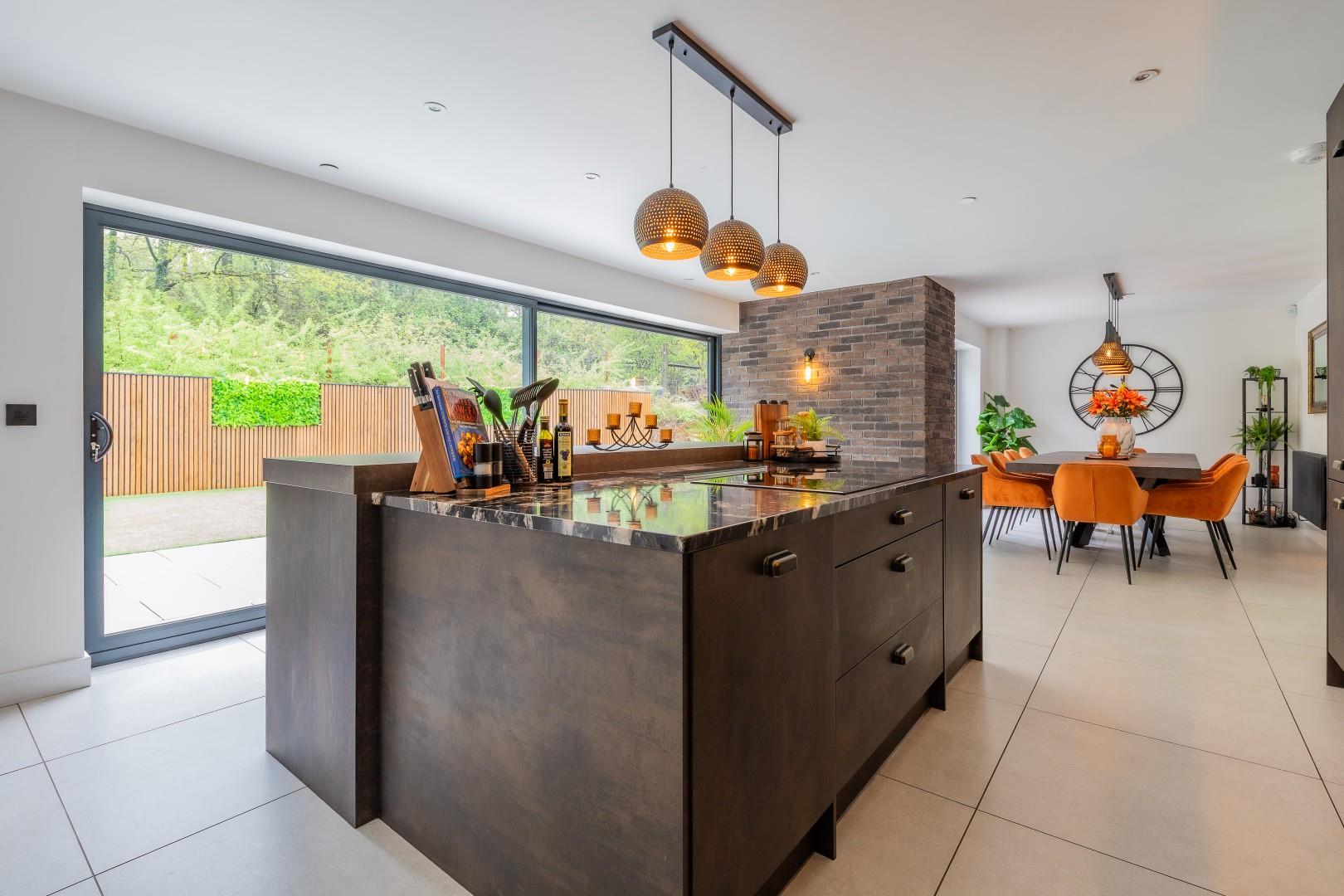 6 bedroom detached new house for sale 0