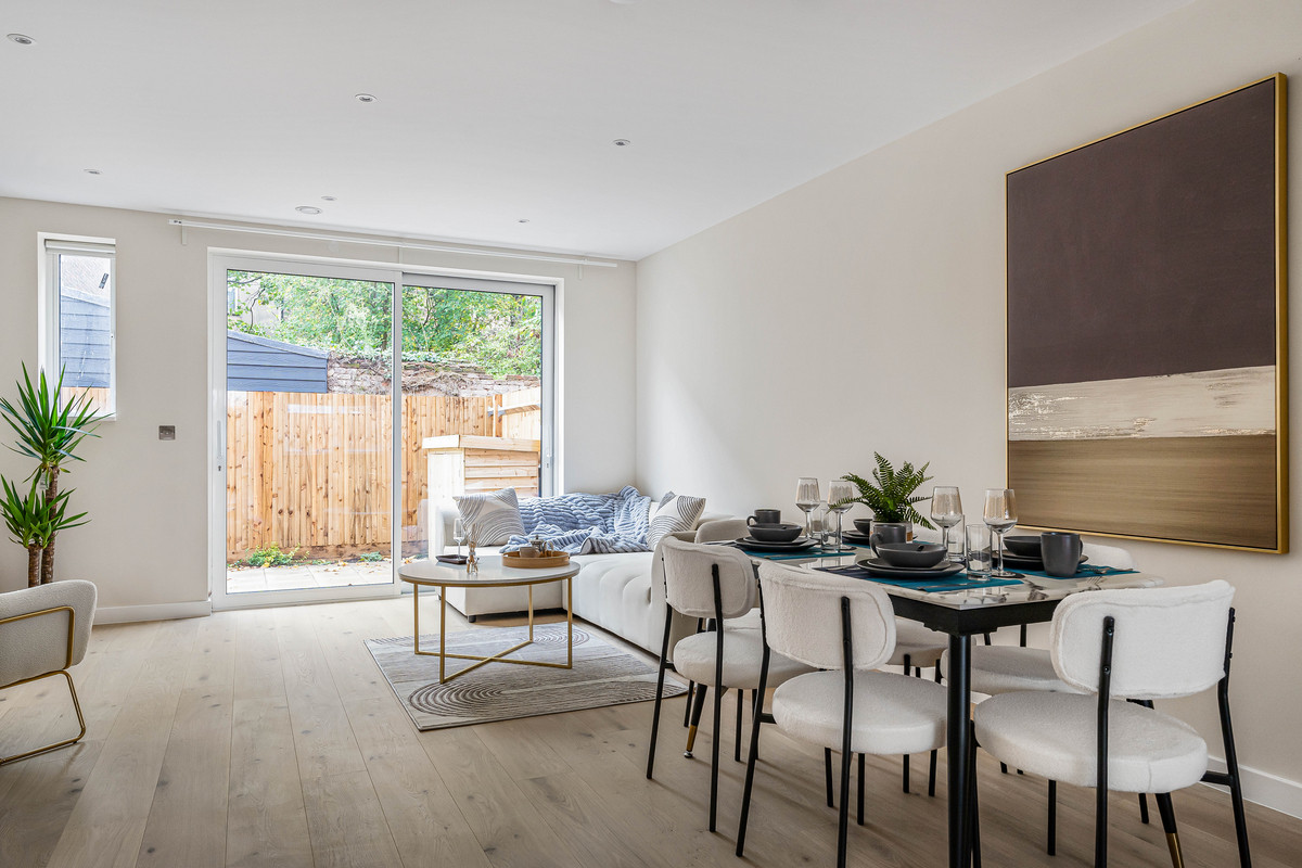 3 bedroom mews new house for sale 0