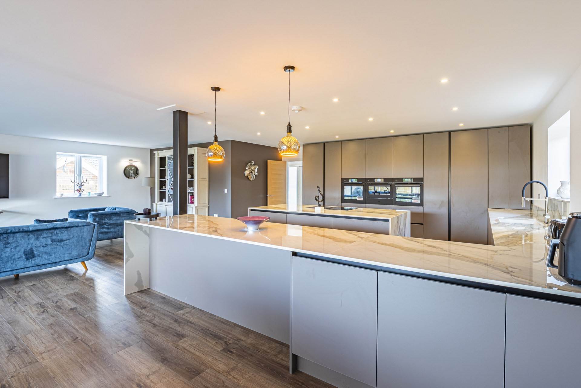 4 bedroom detached house for sale 0