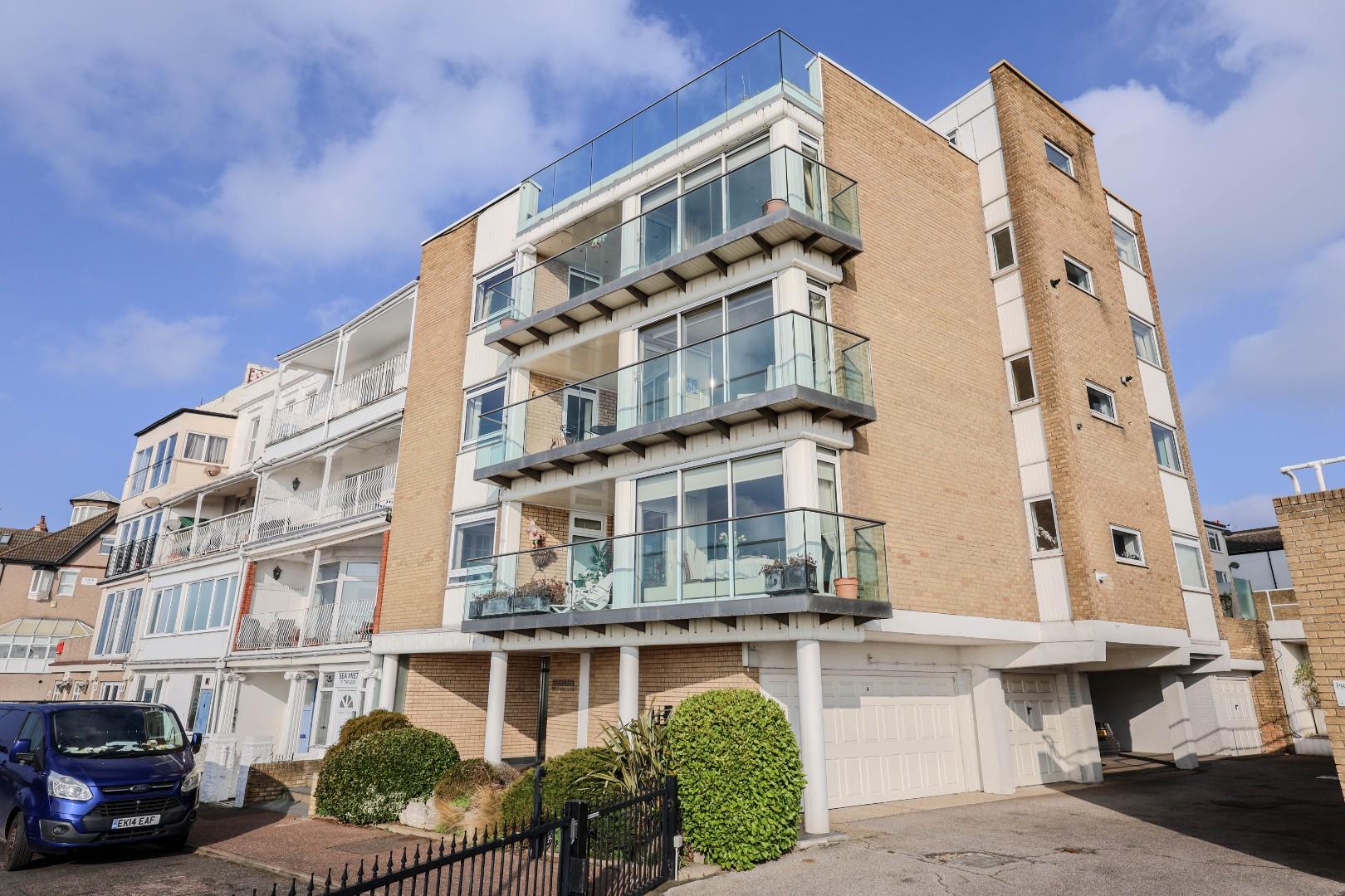 3 bedroom flat for sale 0