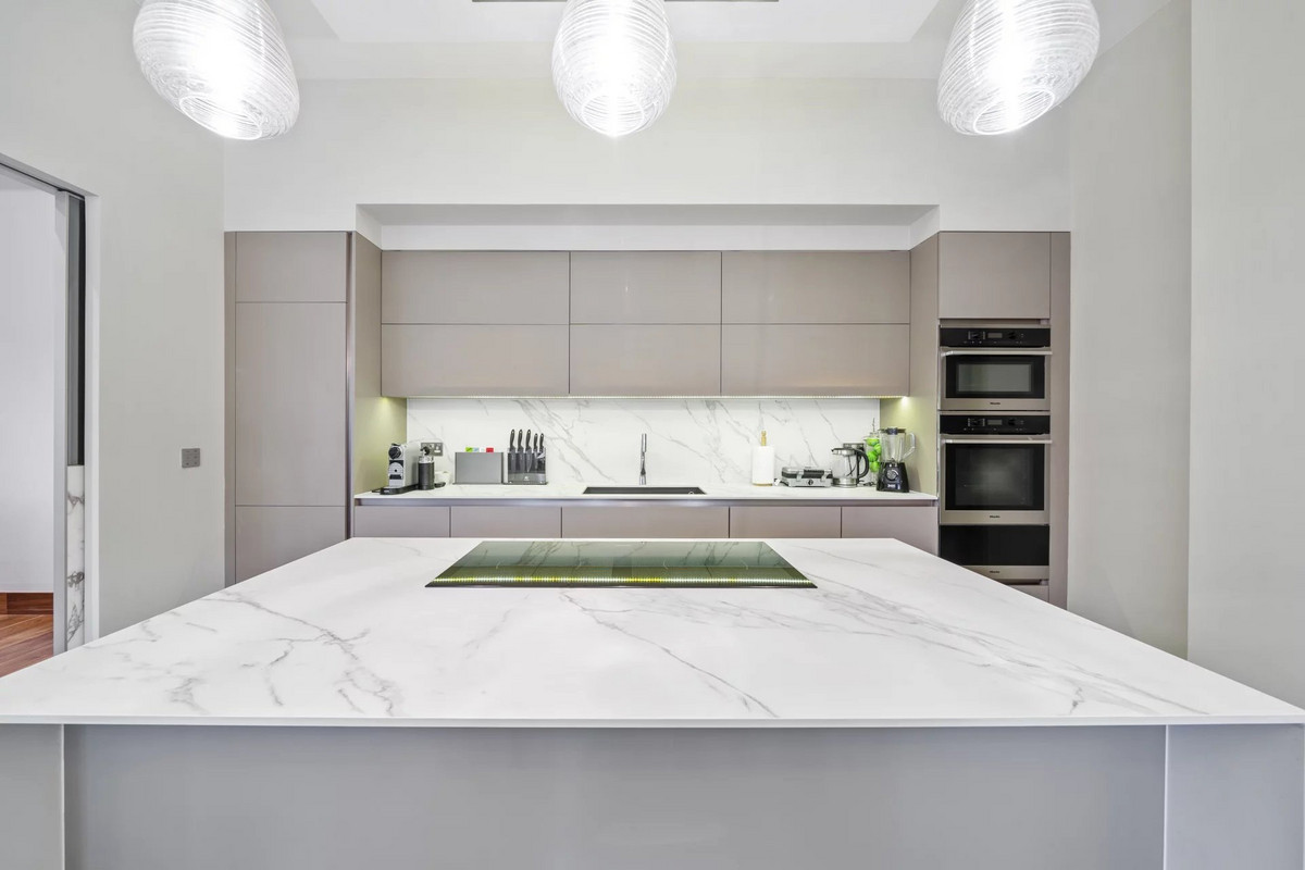 3 bedroom flat for sale 0