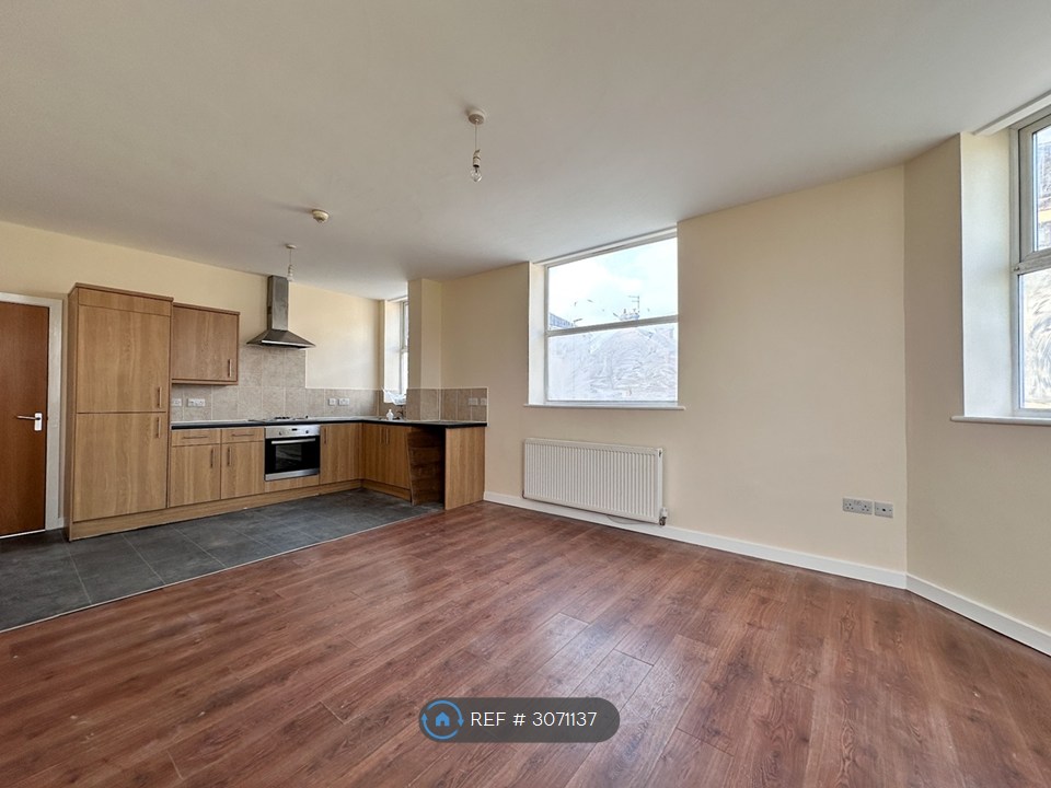 Flat, North Road, Stoke-On-Trent photo 5