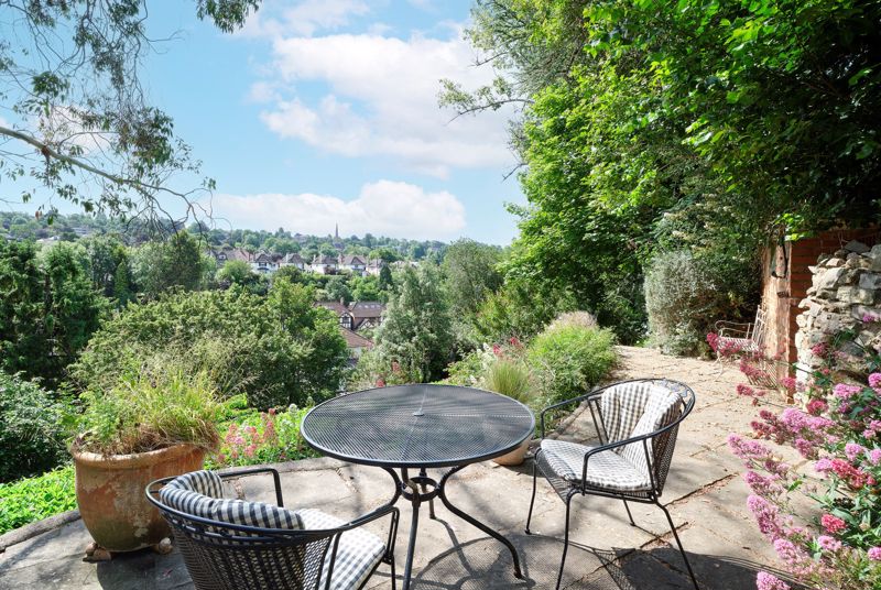 6 bedroom detached house for sale 0