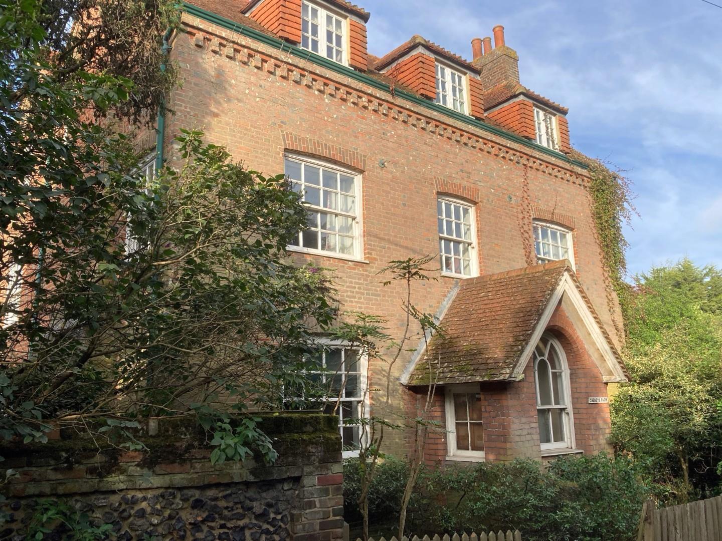 Best Coastal Towns to Buy Property in the UK