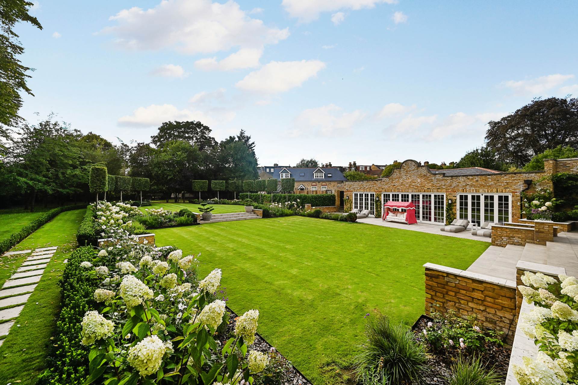 10 bedroom property for sale 0