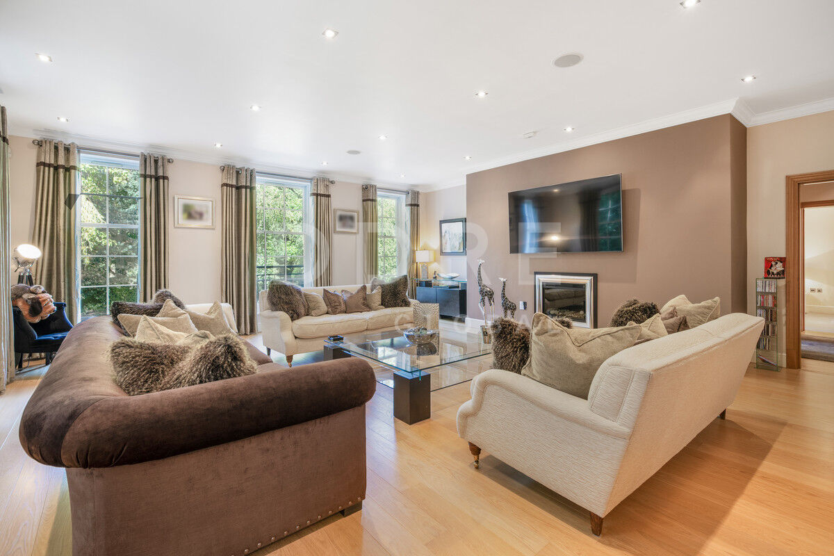 3 bedroom flat for sale 0