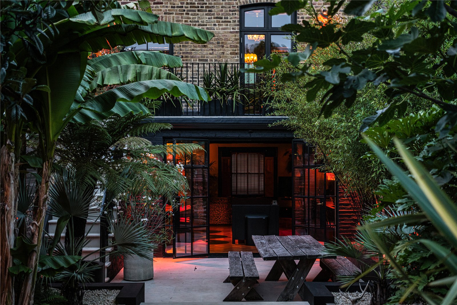 4 bedroom detached house for sale in Epsom