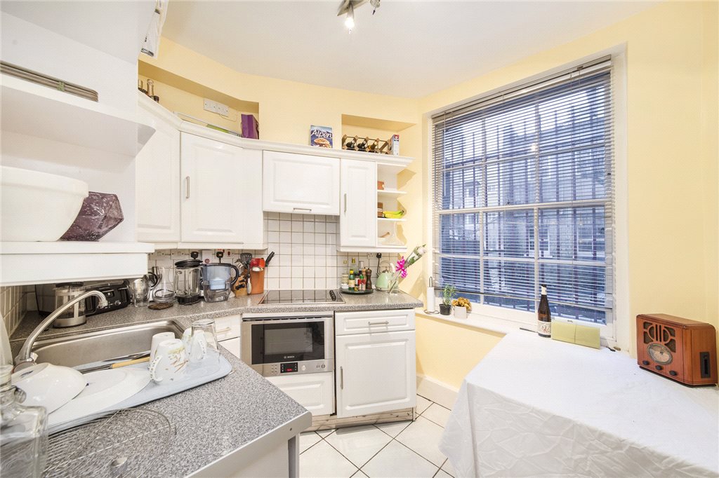 Flat A, 22, Brewer Street, London photo 4
