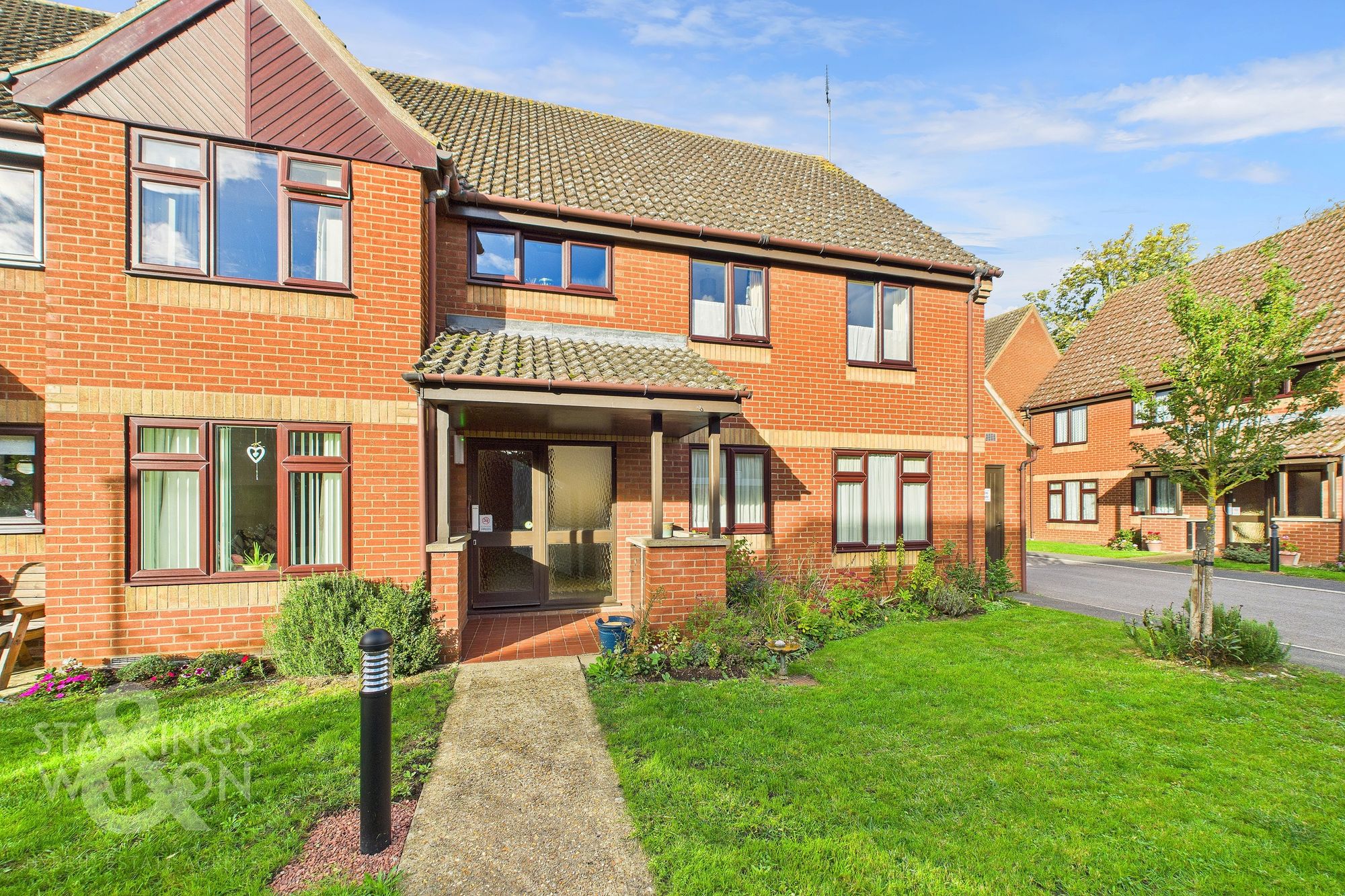2-bed house on 41 Parkside Court, Diss, £120,000