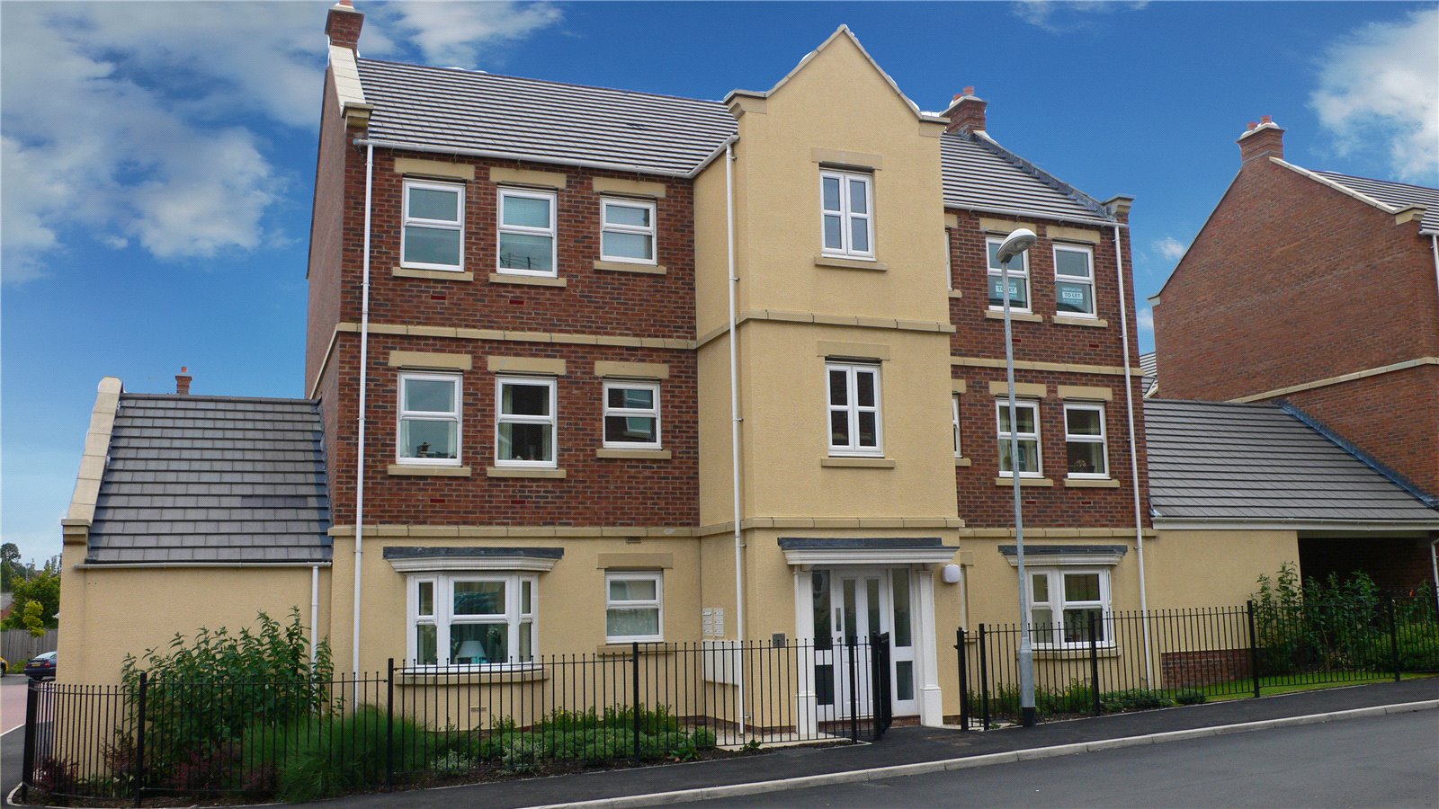 10, Whitehall Drive, Leeds photo 2