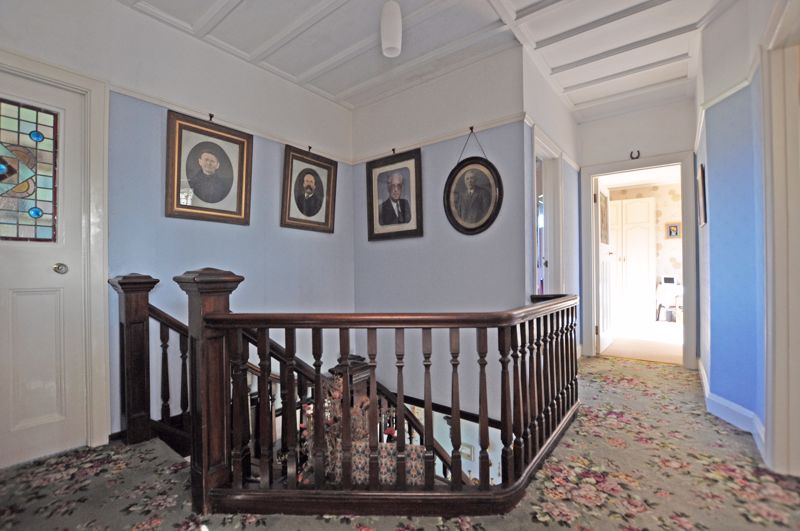 Photos of Beautiful Family House, Ridgeway, Newport NP20 61725786