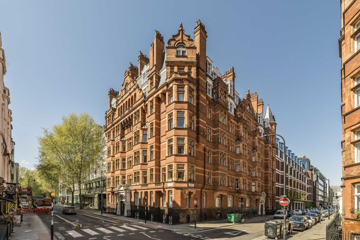 4 bedroom flat for sale 0