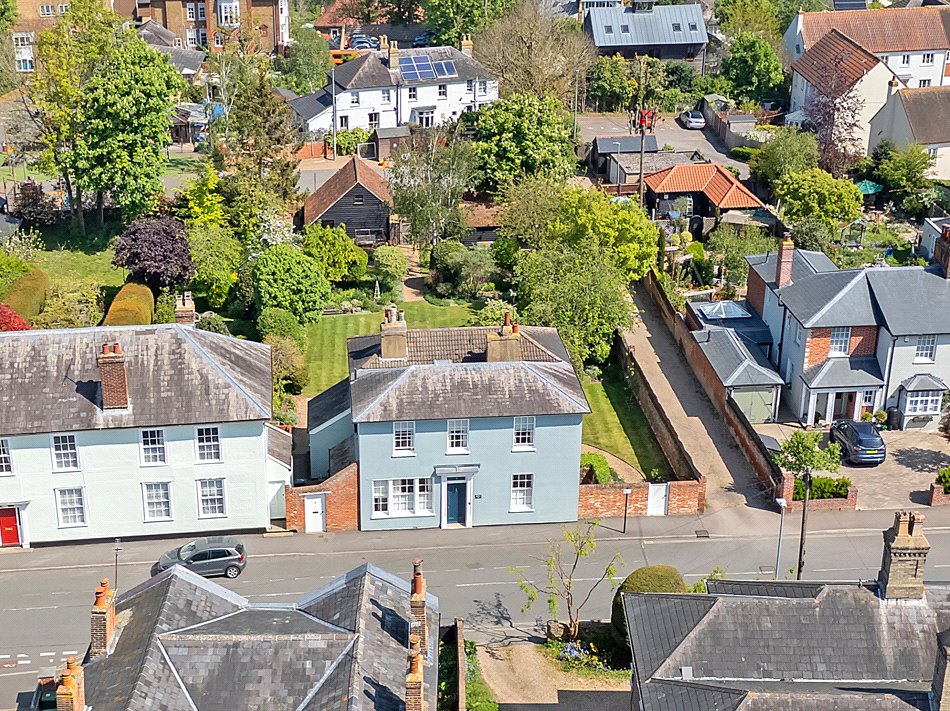 4 bedroom detached house for sale 0