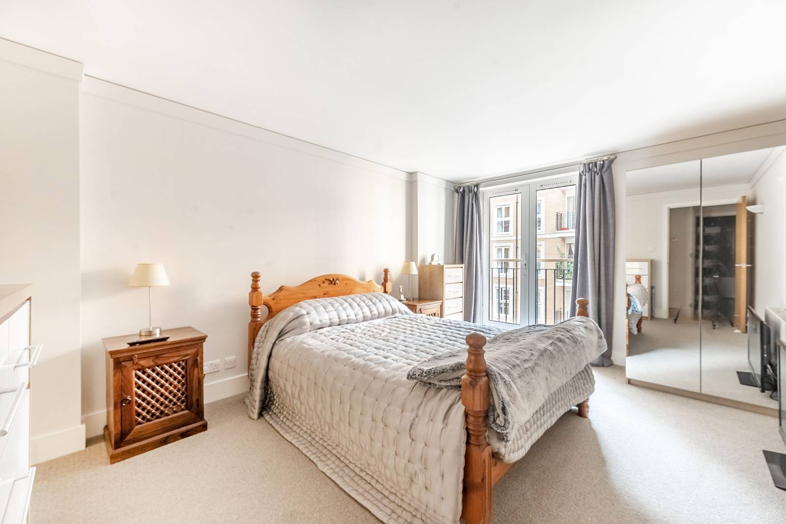 2 bedroom flat for sale 0