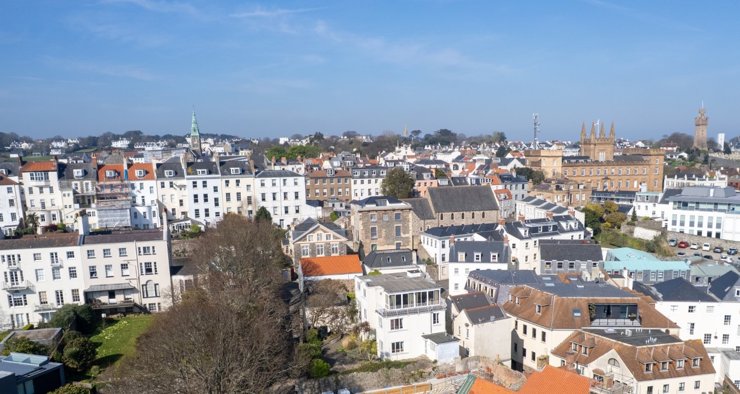 4 bedroom detached house for sale 0