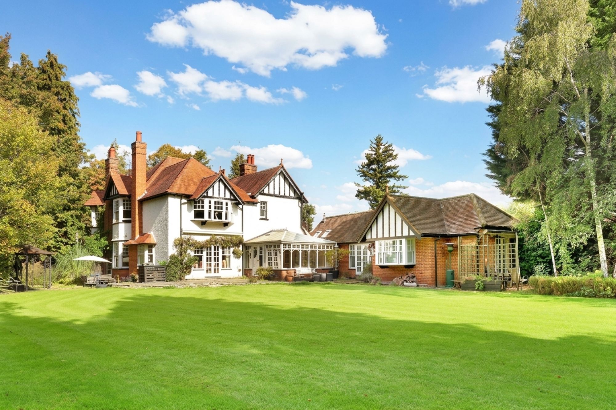 12 Ledborough Lane, Beaconsfield photo 2