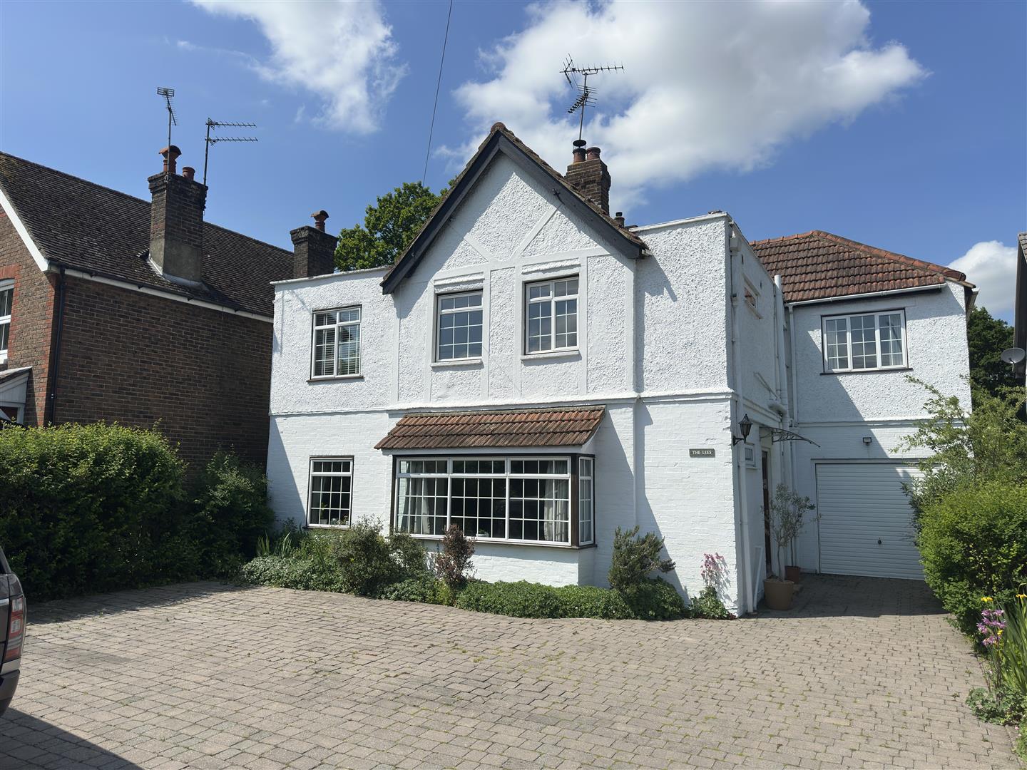 The Lees, Horsham Road, Crawley photo 4