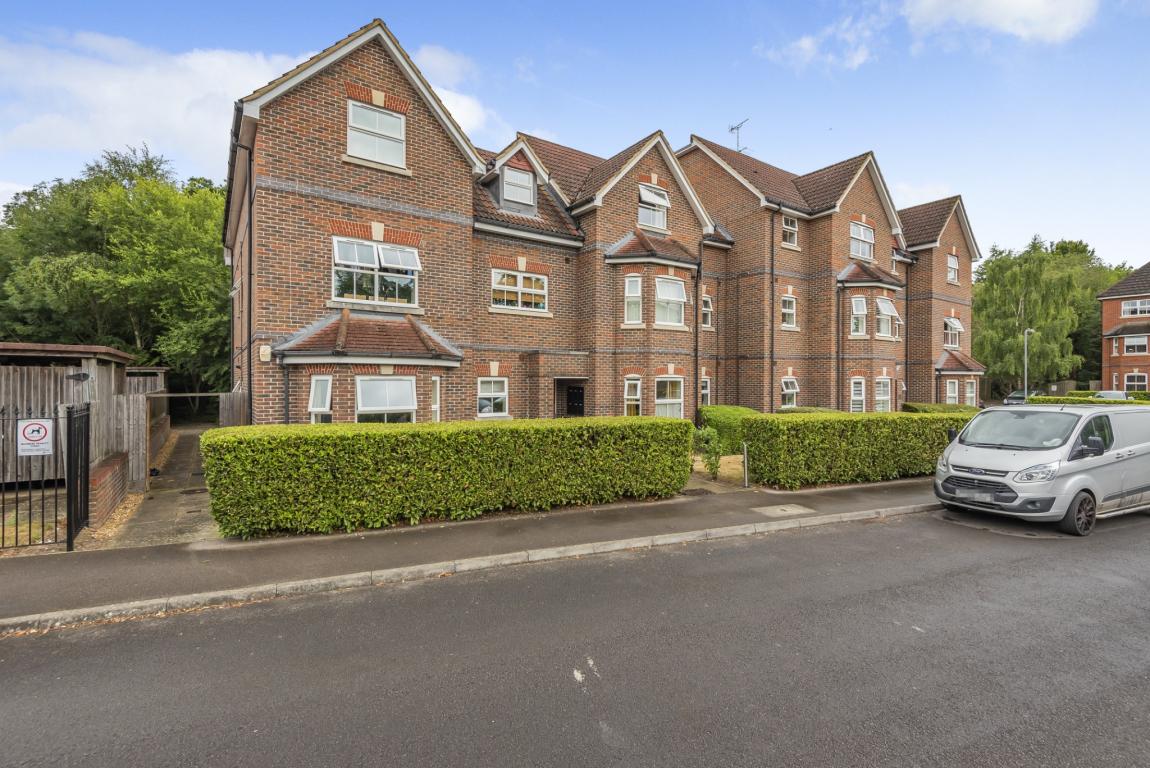 Photos of St. Francis Close, Crowthorne RG45 62066641 PrimeLocation