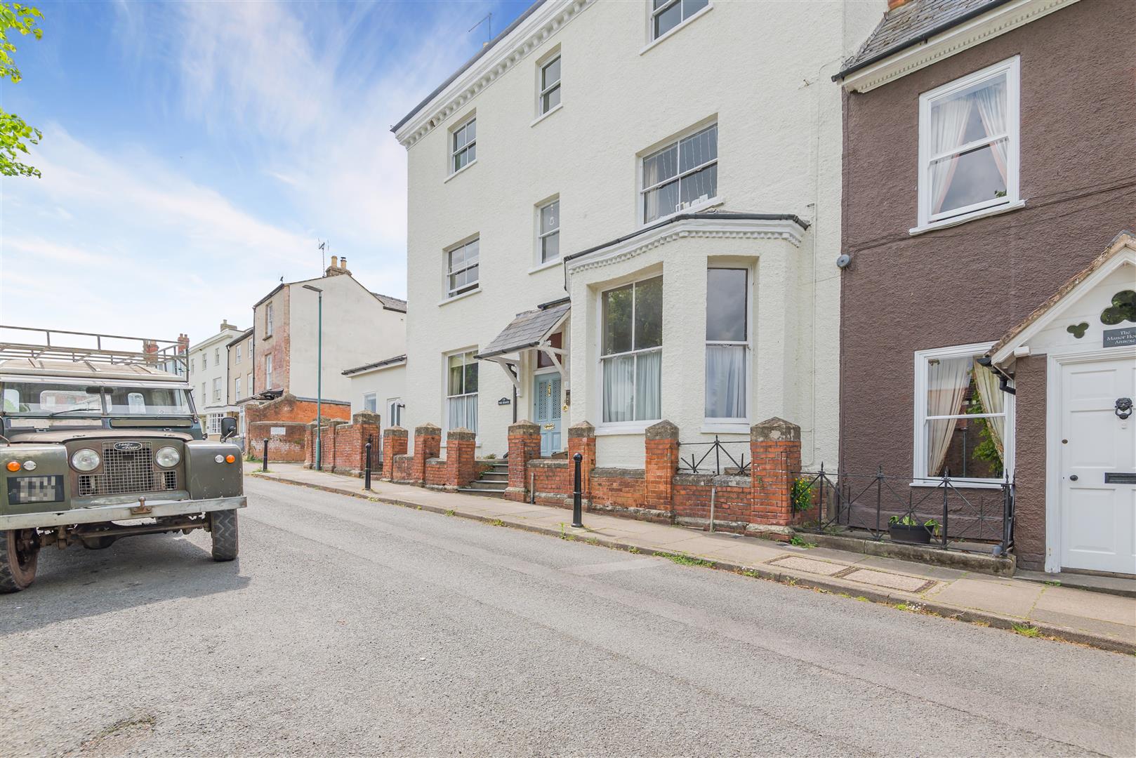 1-bed flat on Flat 2, The Manor House, High Street, Newnham, £160,000