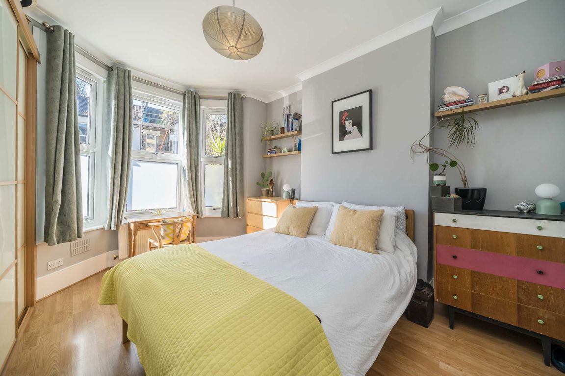 Garden Flat, 23, Harpenden Road, London photo 4