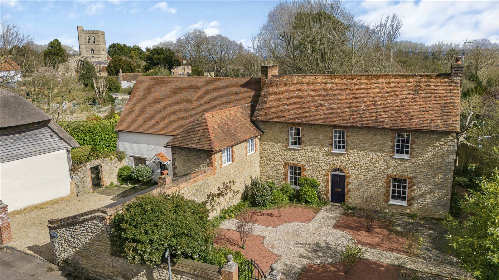 5 bedroom detached house for sale 0