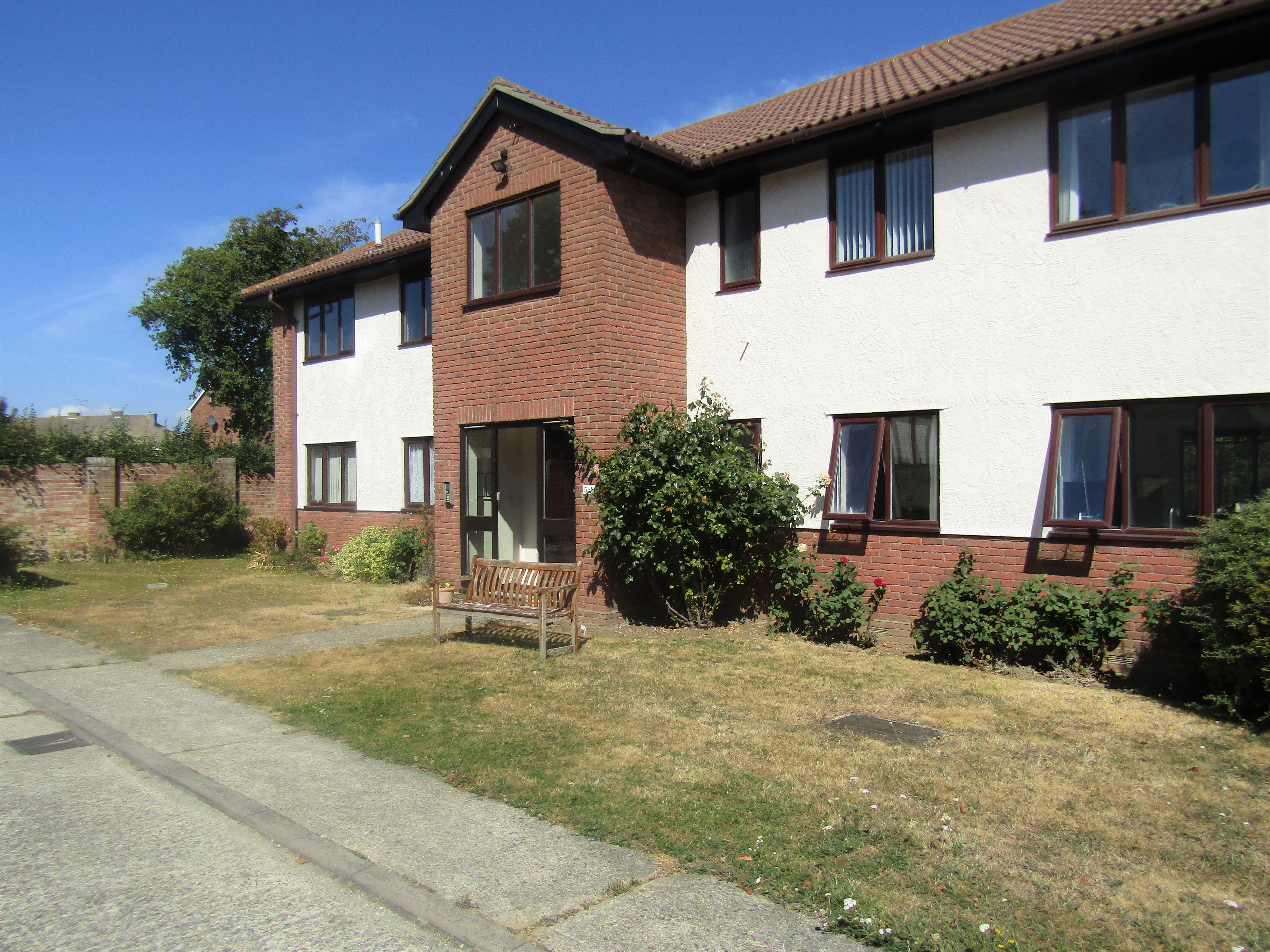 3 Grants Court, Victoria Road, Walton On The Naze photo 2