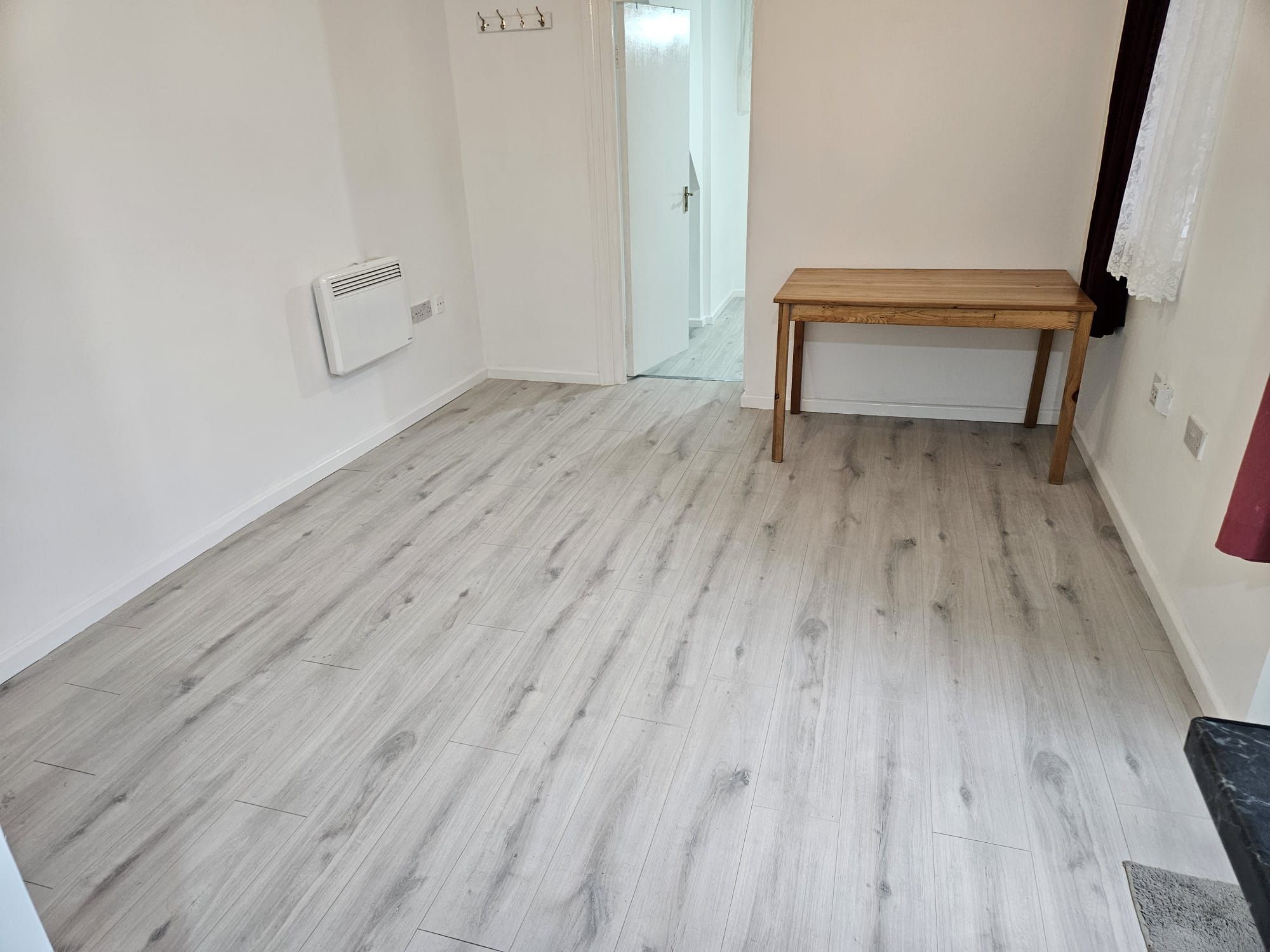 Flat D 117, Myddleton Road, London photo 5