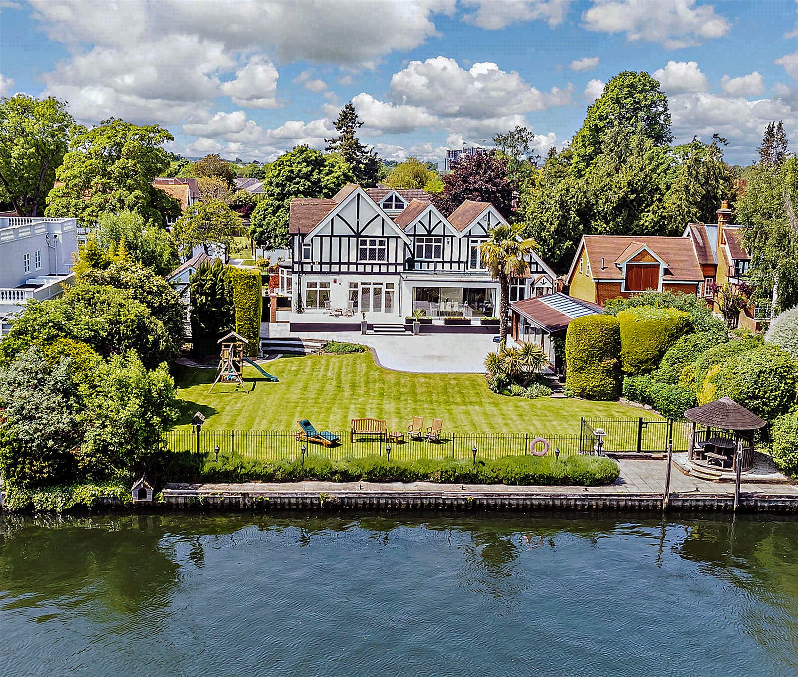 7 bedroom detached house for sale 0