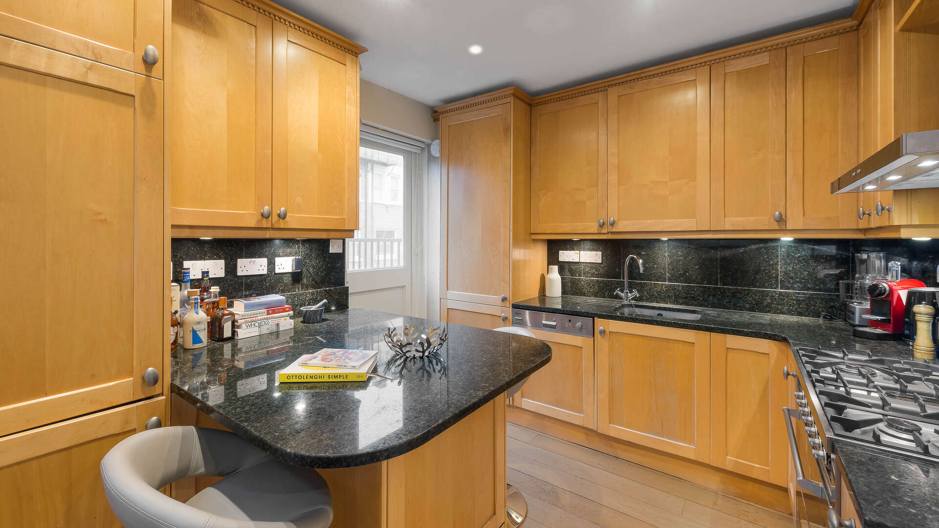 2 bedroom flat for sale 0