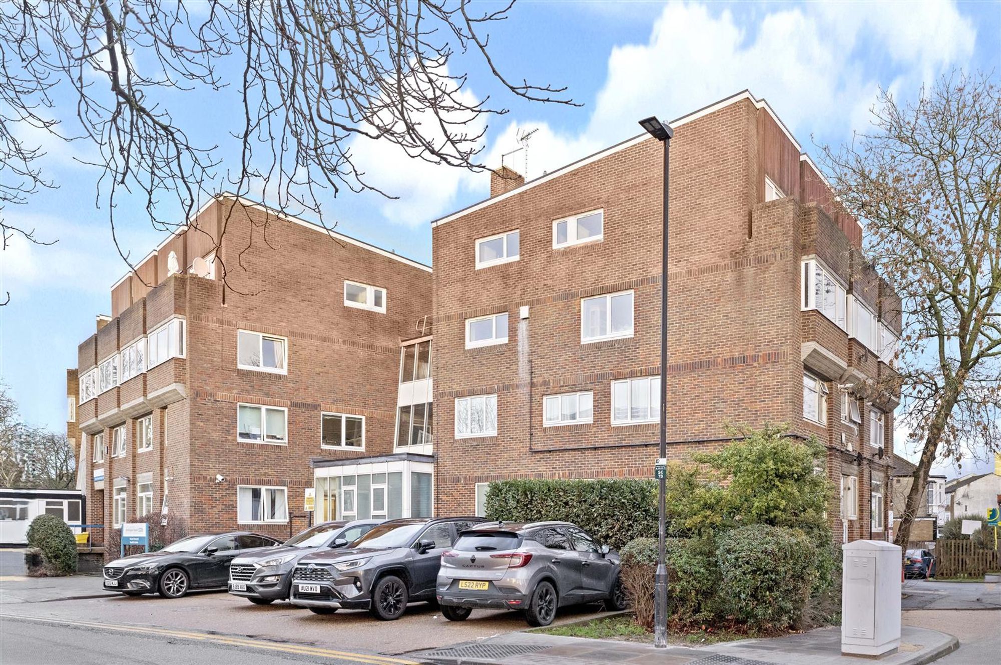 2-bed flat on 11 Stuart Crescent, London, £400,000