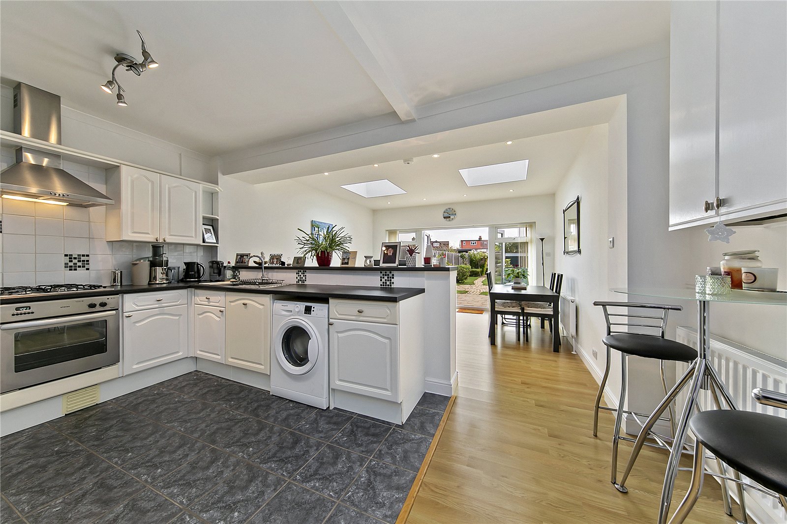 3 bedroom semi-detached house for sale 0