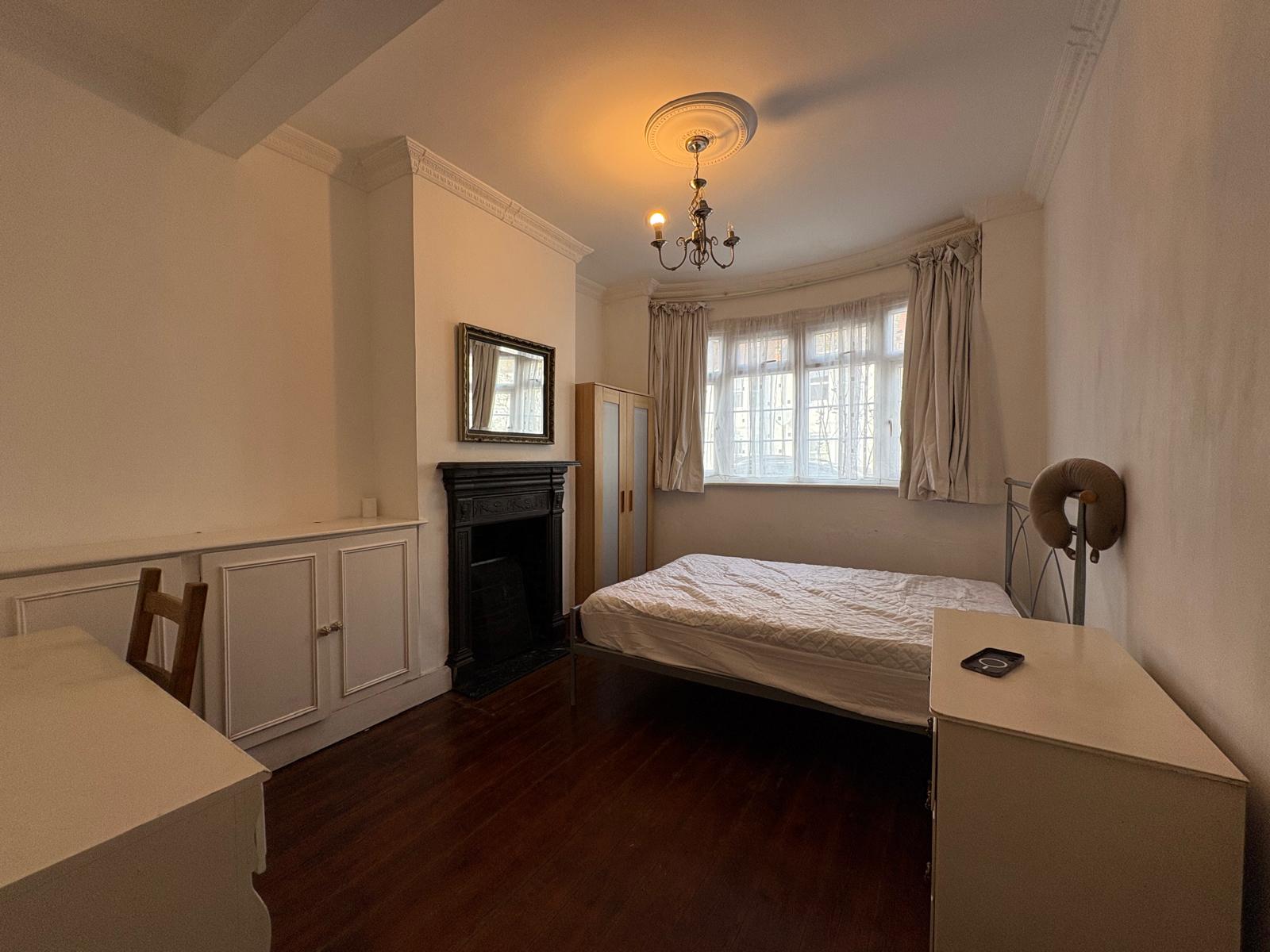 Kings Road, Ealing photo 5